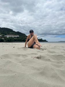 667895381: Chica busca chico en La Coruña