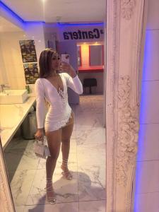 615694299: Chica busca chico en Madrid