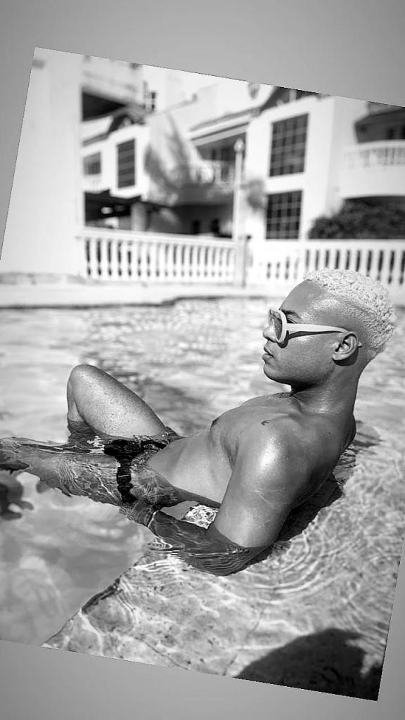 643291068: Chico busca chica en Zaragoza