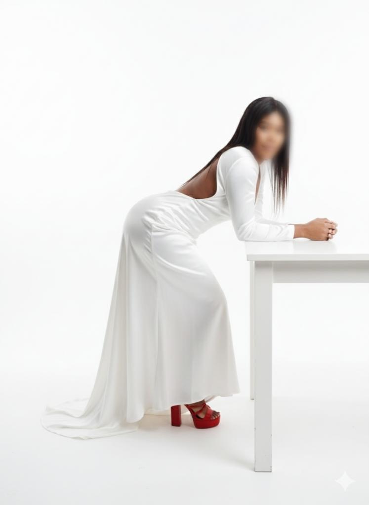 604249634: Chica busca chico en Barcelona