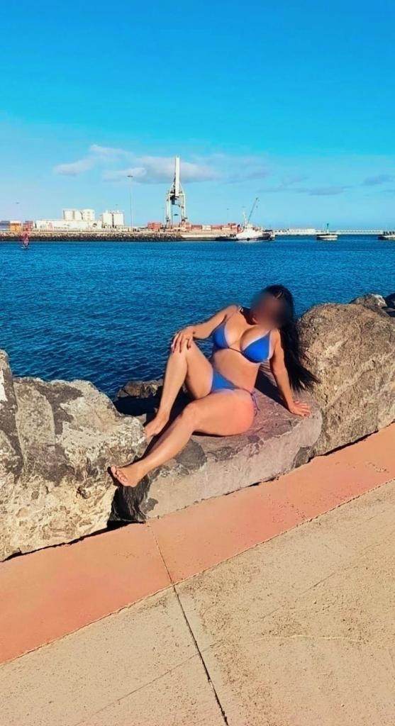 623441896: Chica busca chico en La Coruña