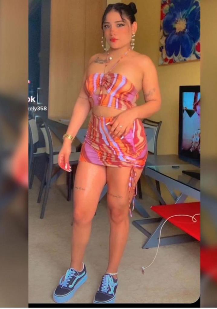 613374866: Chica busca chico en Sevilla