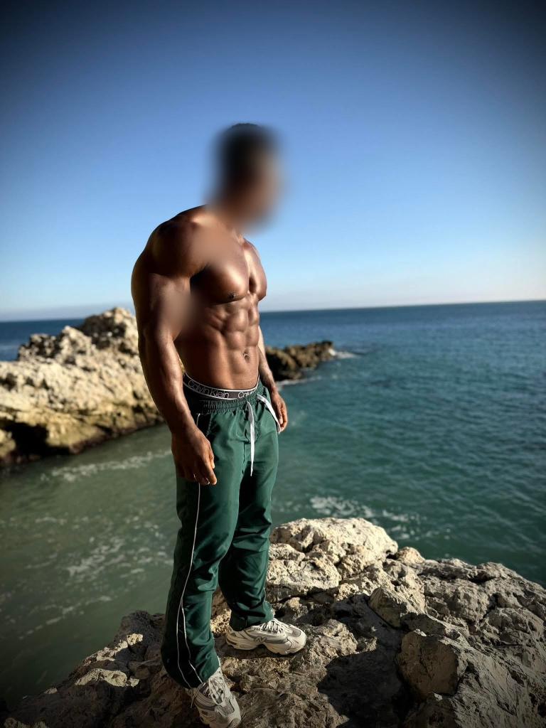 678734183: Chico busca chica en Sevilla