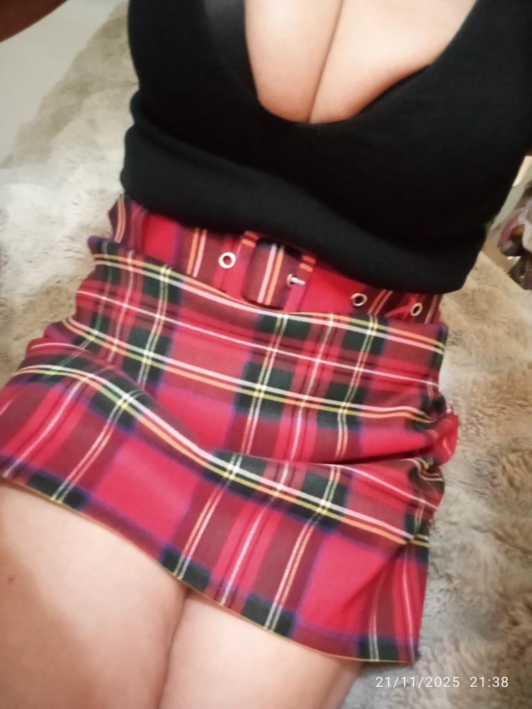 672176303: Chica busca chico en Murcia