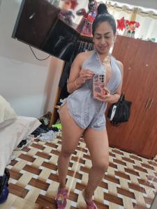 695296136: Chica busca chico en Alicante