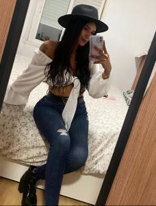 635164595: Chica busca chico en Madrid