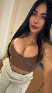 613427106: Chica busca chico en Málaga