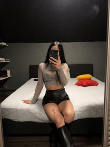 613585355: Chica busca chico en Madrid