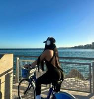 647785105: Chica busca chico en Barcelona