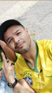 602728723: Chico busca chica en Pontevedra