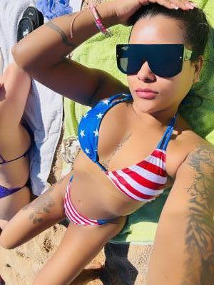 643495110: Chica busca chico en Barcelona