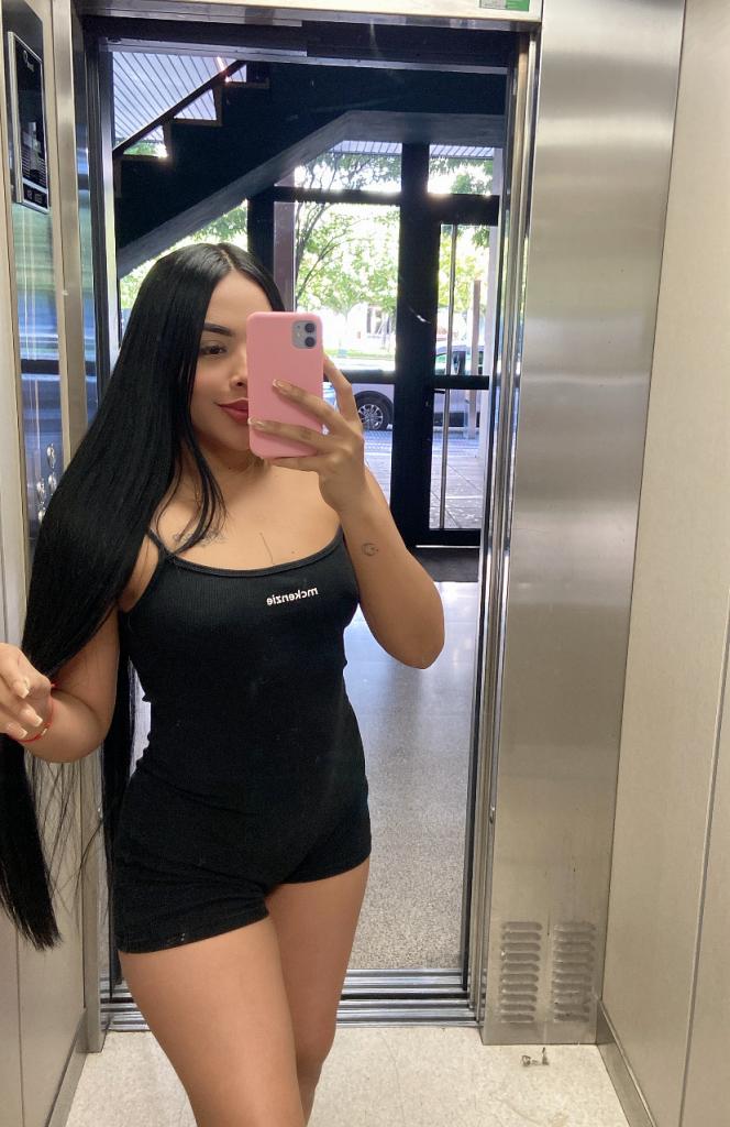 612209262: Chica busca chico en Navarra