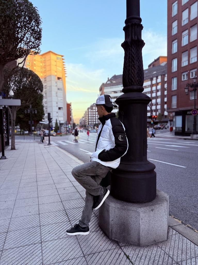 614520794: Chico busca chica en Valladolid