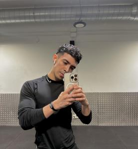 687204420: Chico busca chica en Barcelona