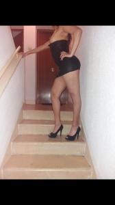 692964063: Chica busca chico en Madrid
