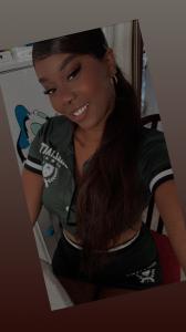 655818434: Chica busca chico en Barcelona