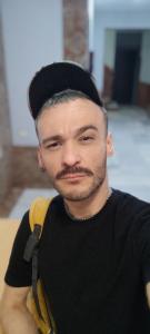 672036769: Chico busca chica en Barcelona