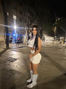 664340075: Transexual en Barcelona