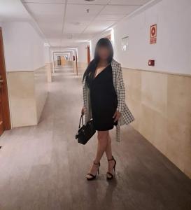 Chica busca chico en Alicante: Chica busca chico