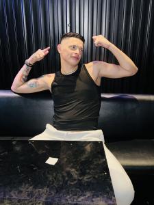 614772935: Chico busca chica en Alicante