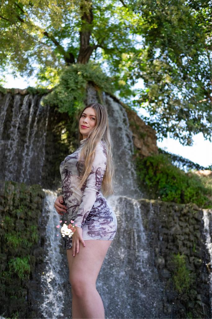 674935993: Transexual en León