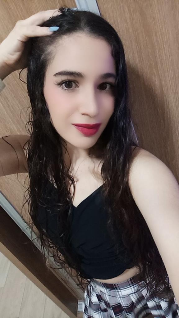 611886443: Chica busca chico en Alicante