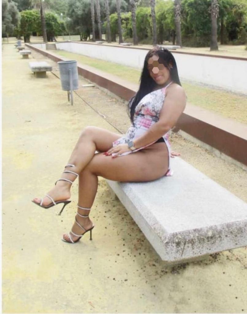 676917411: Chica busca chico en Cádiz