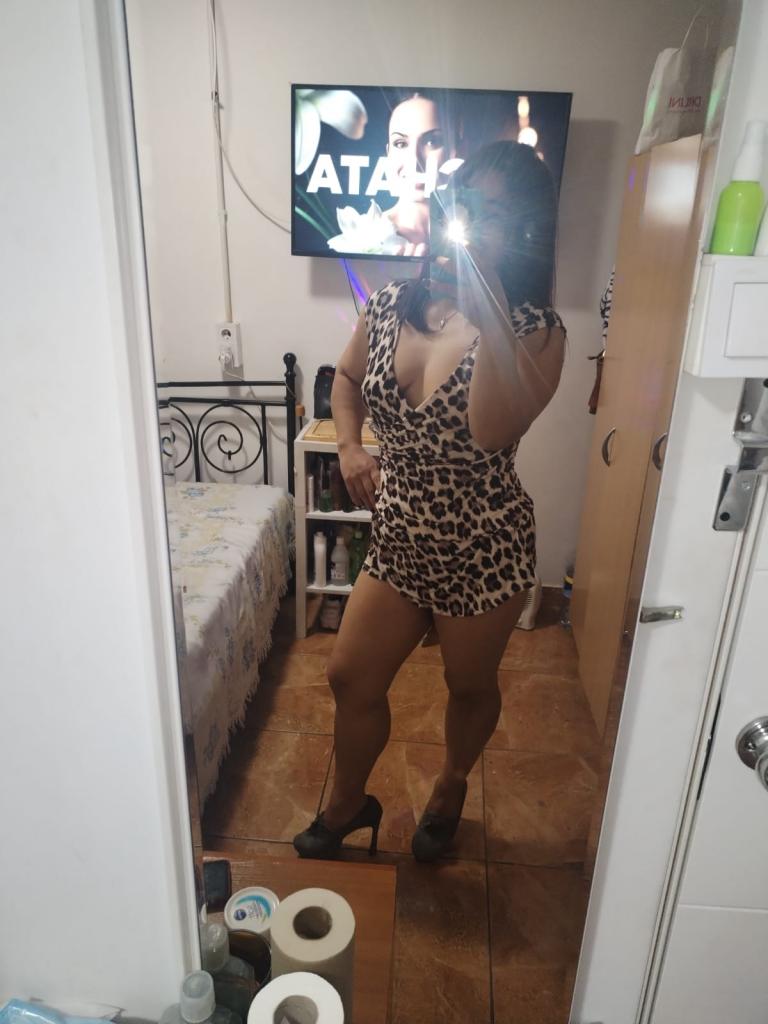 632697259: Chica busca chico en Barcelona