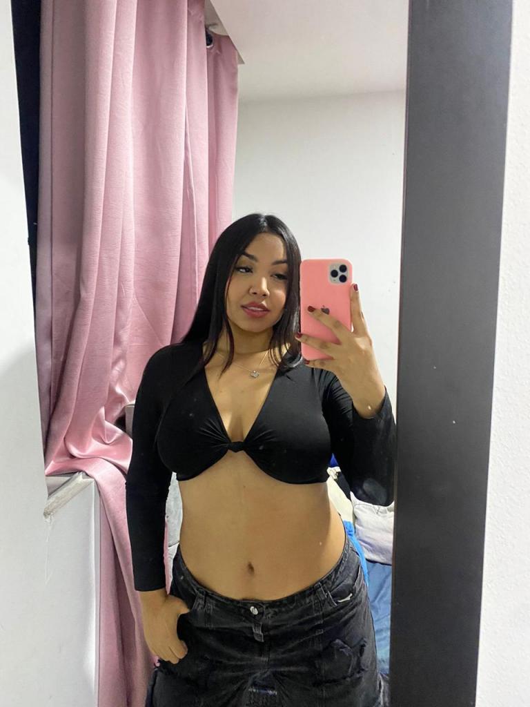 677261537: Chica busca chico en Valencia