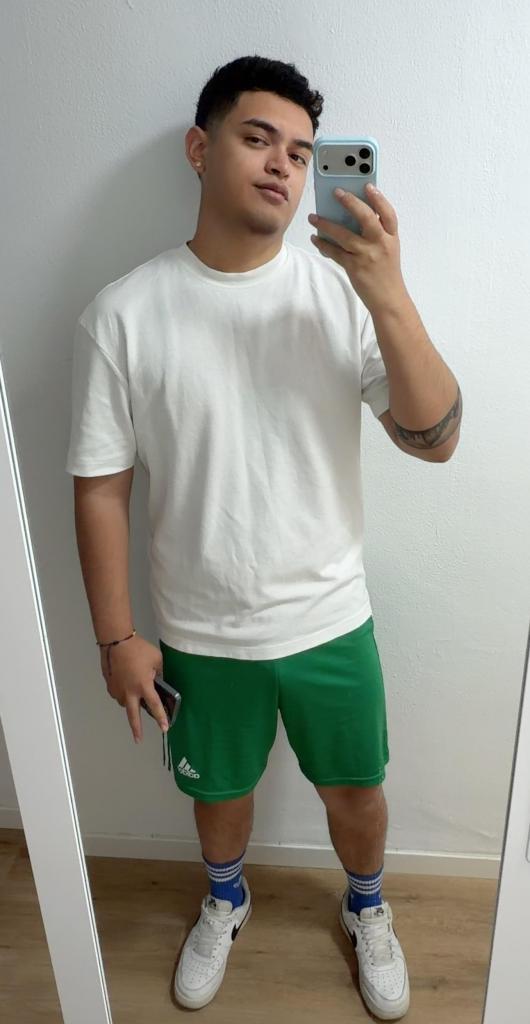 Chico busca chica en León: 