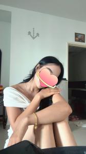 667426769: Chica busca chico en Gerona