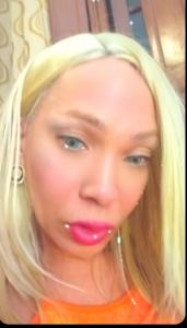 627487474: Transexual en Gerona