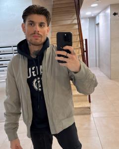 Chico busca chica en Barcelona: 