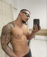 613546949: Chico busca chica en Málaga