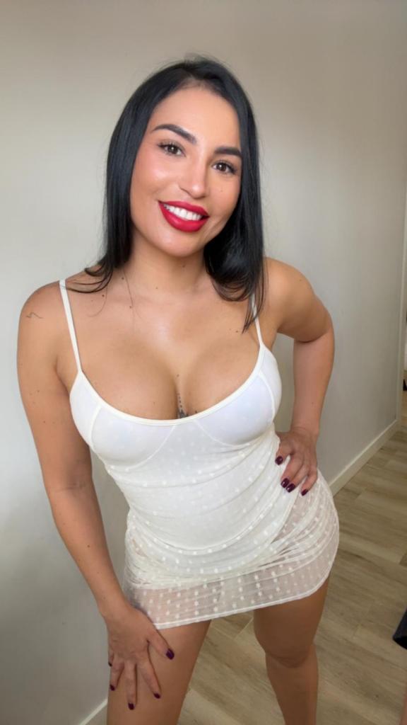 610886353: Chica busca chico en Murcia