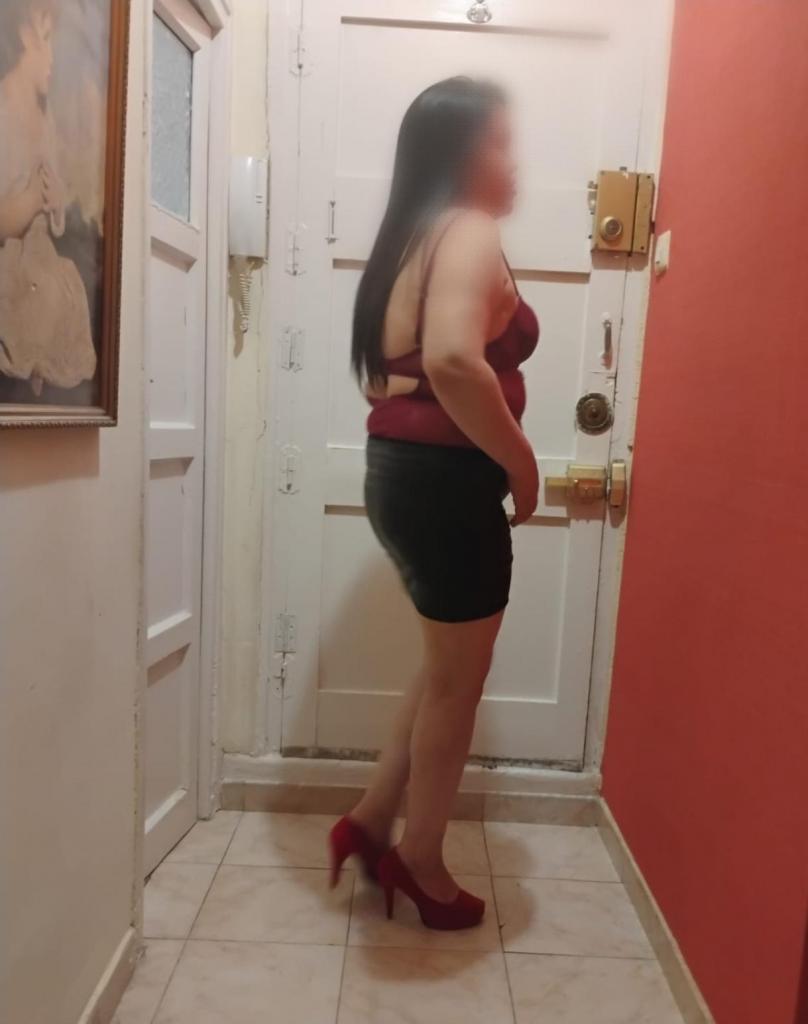 654039208: Chica busca chico en Madrid