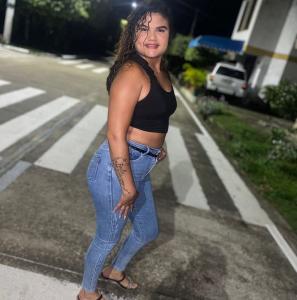 614847643: Chica busca chico en Sevilla