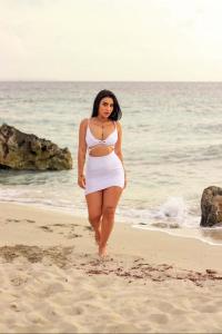 672567743: Chica busca chico en Gerona