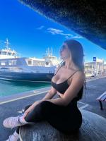 647270375: Chica busca chico en La Coruña