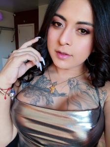 614247371: Travesti en León
