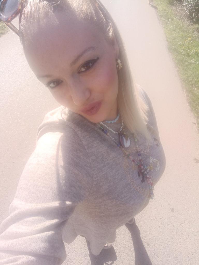 613958151: Chica busca chico en La Coruña