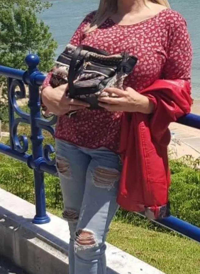 619356495: Chica busca chico en Asturias