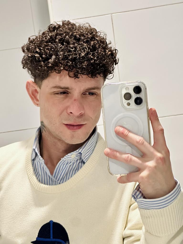 Chico busca chica en Sevilla: 