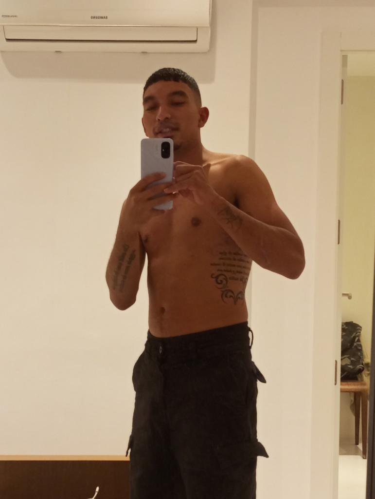 Chico busca chica en Ibiza: 