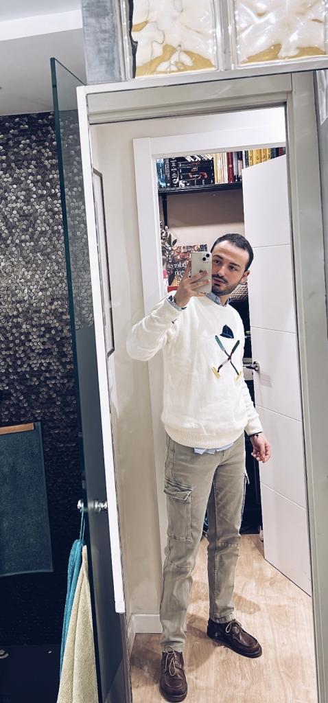 663257205: Chico busca chica en Sevilla