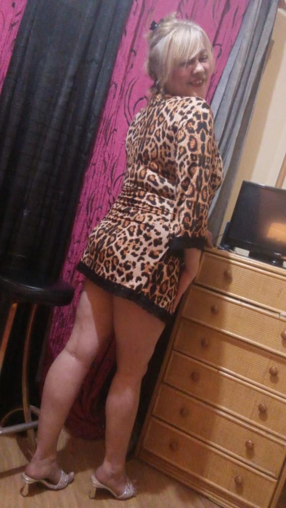 697737951: Chica busca chico en Alicante