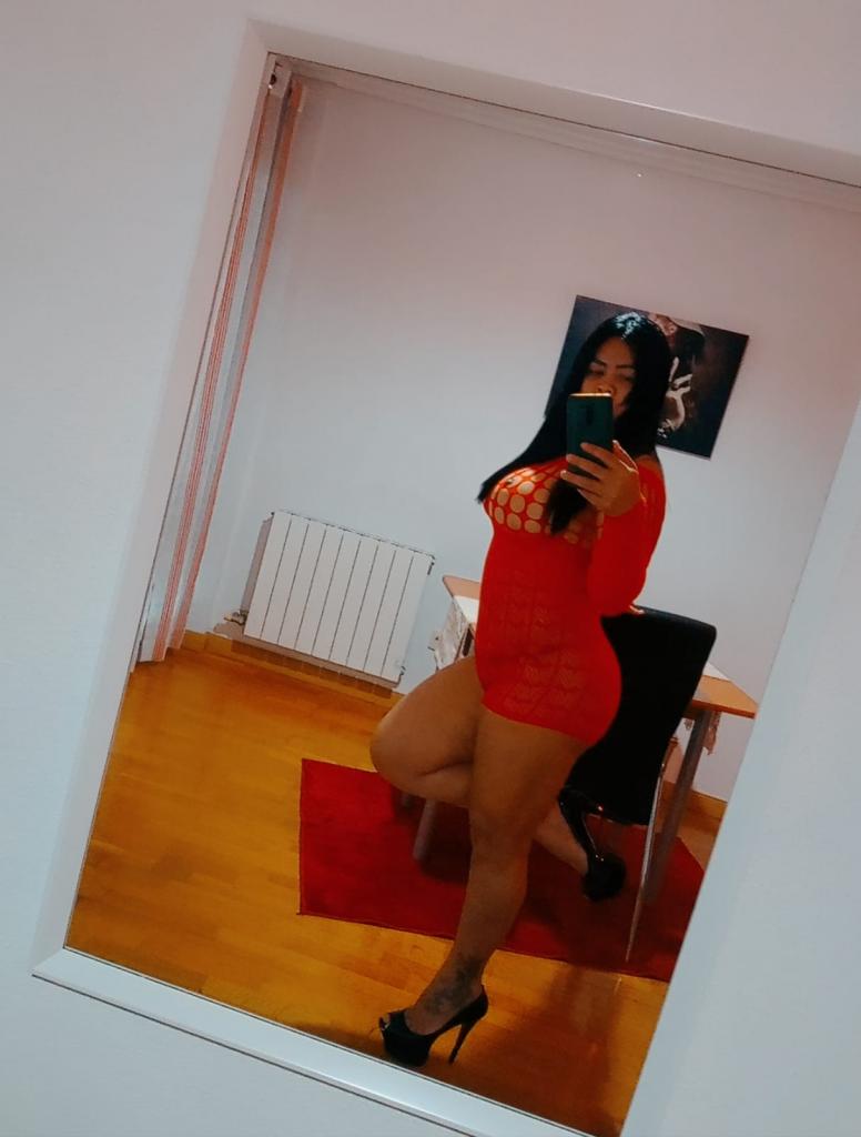 602373465: Chica busca chico en Navarra