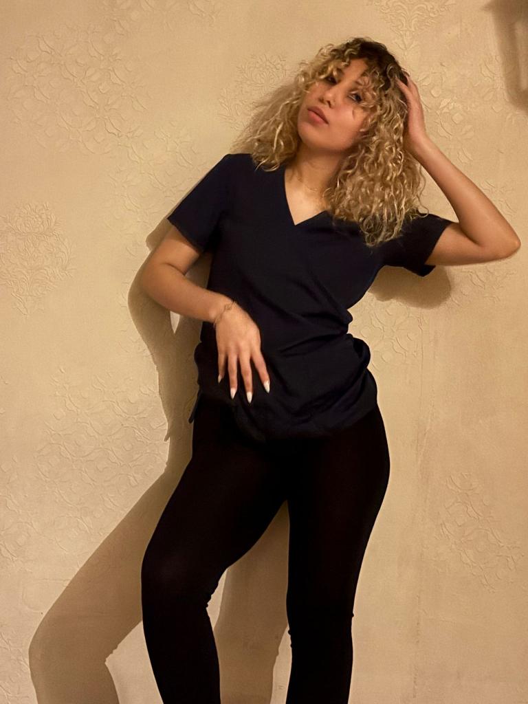 667559427: Chica busca chico en Barcelona