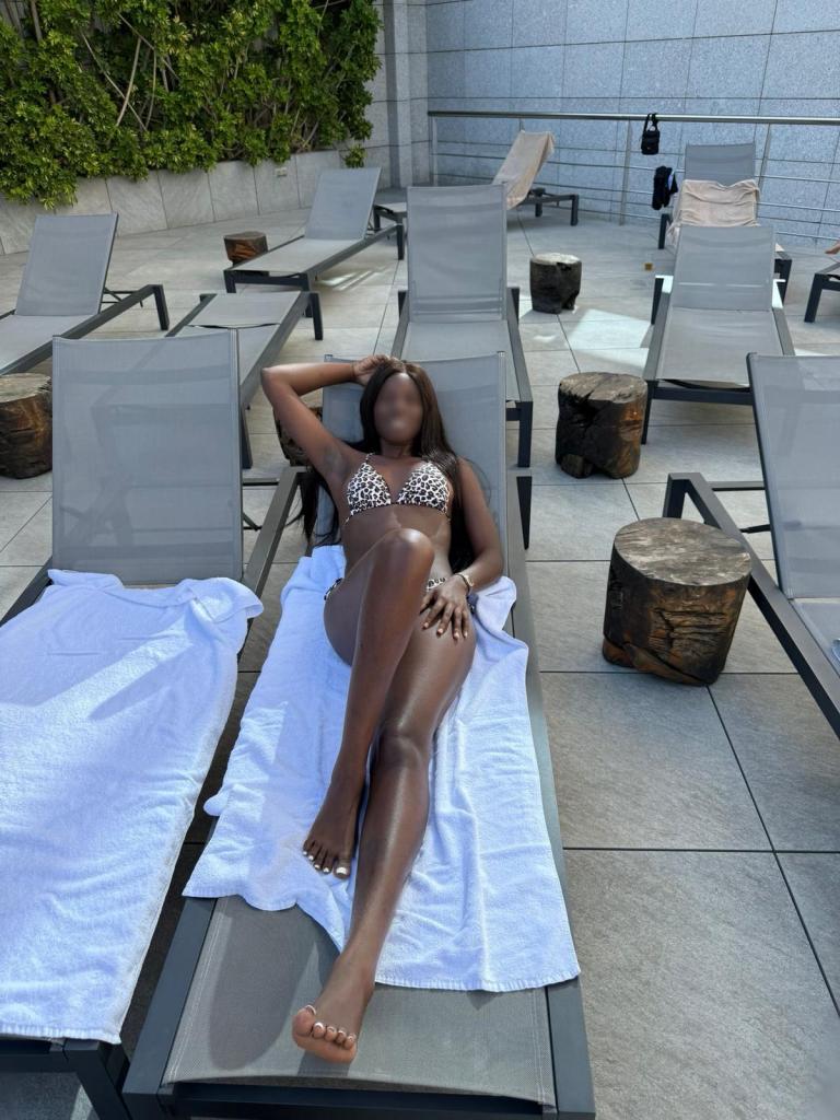 670082938: Chica busca chico en Barcelona