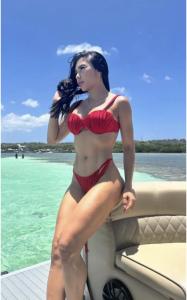 647613437: Chica busca chico en Lérida